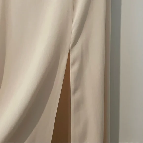 Fame and Partners Cream Gown Off the Shoulder Fitted Waist Size M High Slit - Picture 10 of 16